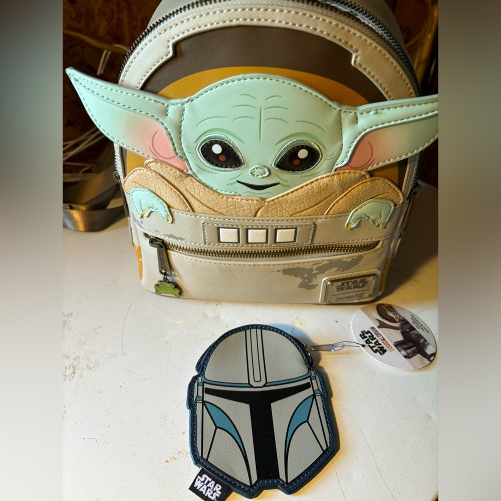 Loungefly Baby Grogu mini backpack & Mando coin holder funko pop